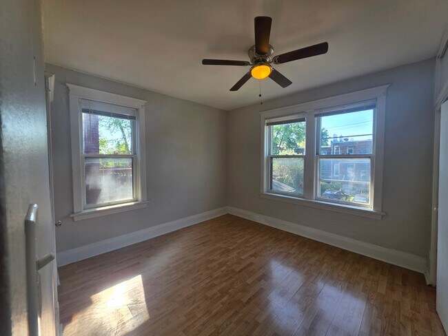 Building Photo - 4162 Shenandoah Ave