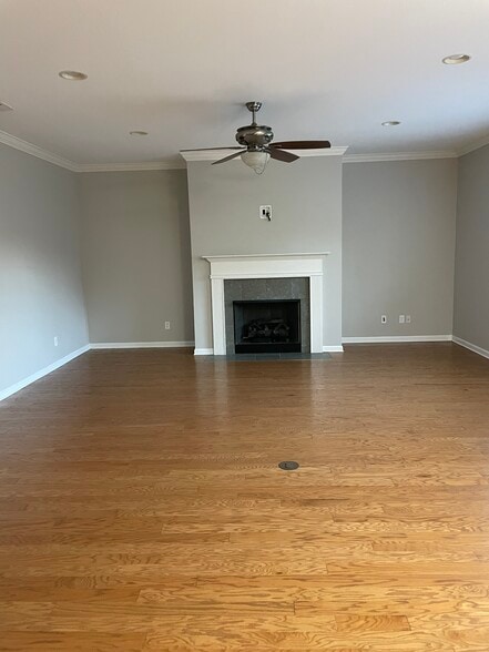 Building Photo - 7506 Hampstead Hall Dr