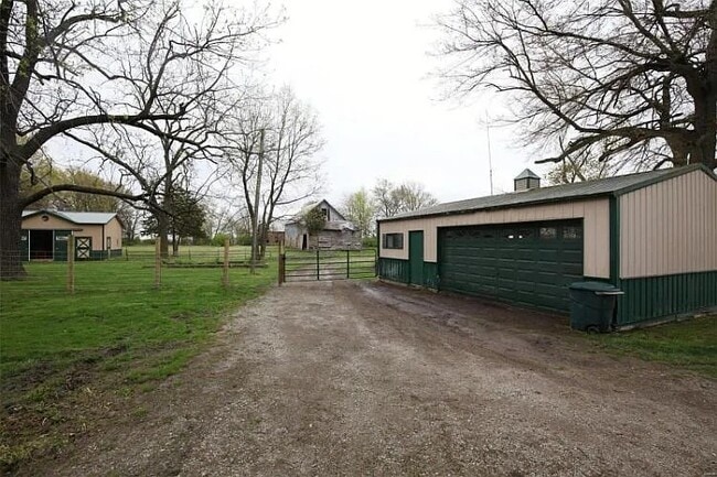 Building Photo - 2074 N 425 St