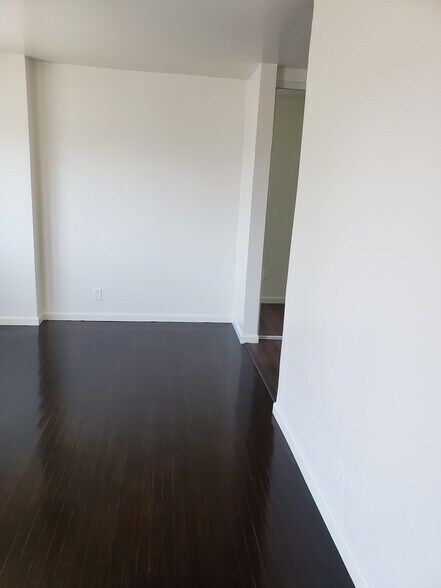 Building Photo - 720 Walnut St