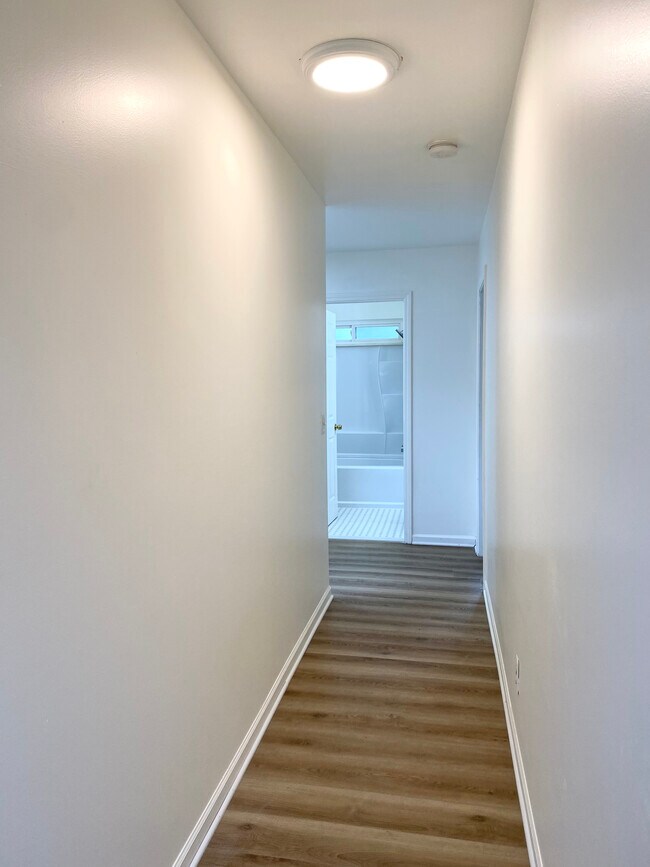 Building Photo - 1471 Bird Ave