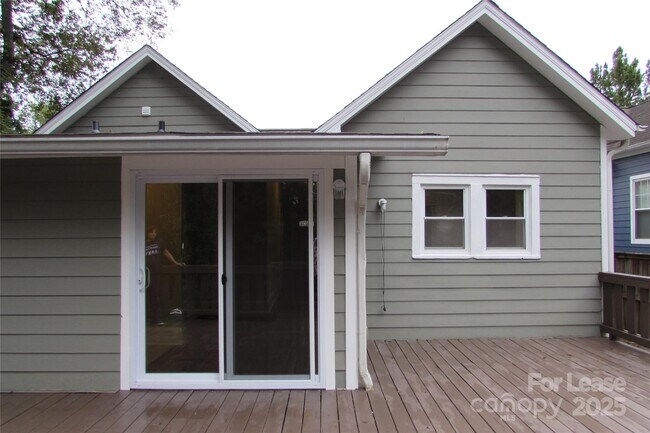 Building Photo - 730 Herrin Ave