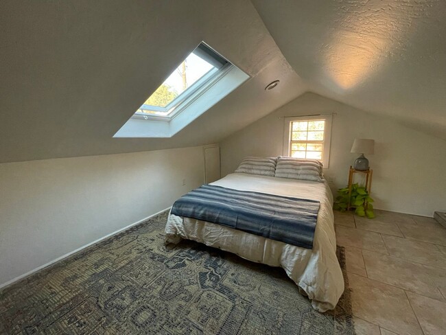 Building Photo - Cozy 3-Bed, 2-Bath Home Downtown Flagstaff