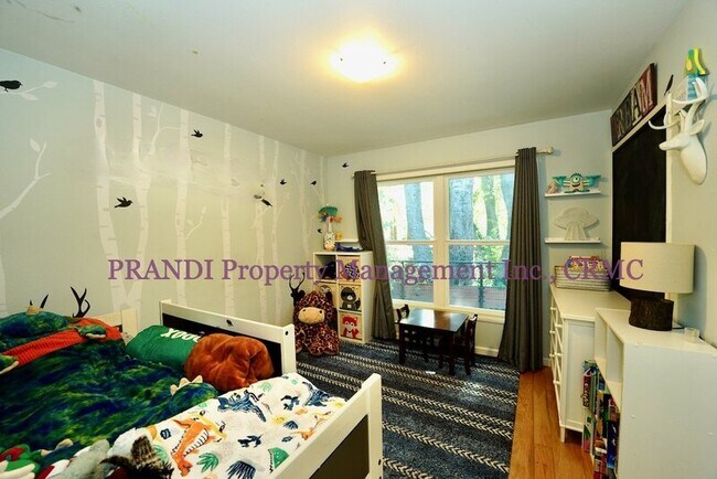 Building Photo - 1501 Park Ct