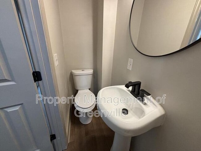 Building Photo - 504 Pickens St