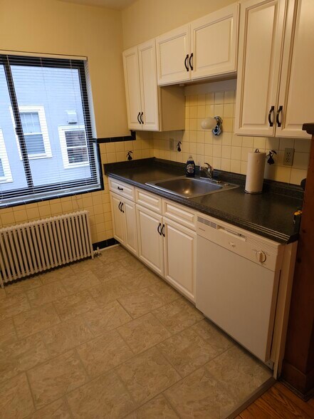 Building Photo - 234 Woolper Ave