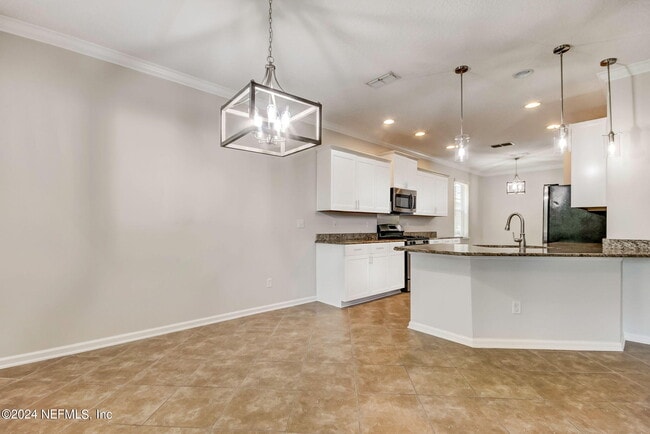 Building Photo - 500 Howland Drive