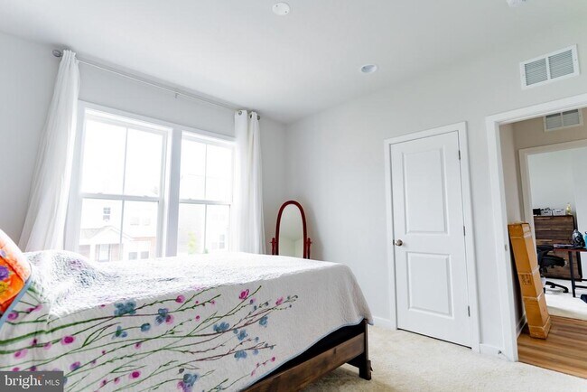 Building Photo - 41914 Spring Air Dr