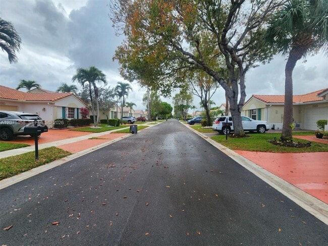 Building Photo - 6053 Heliconia Rd