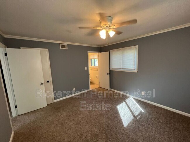 Building Photo - 4027 Canady St