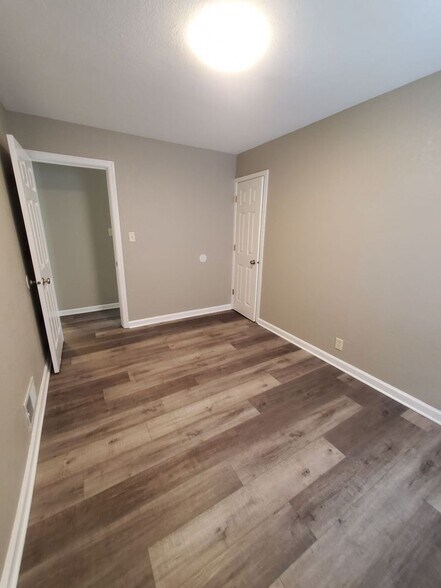 Building Photo - 5445 N 54th St