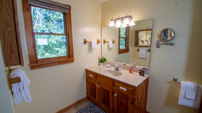 Building Photo - 328 Sharp Top Cir