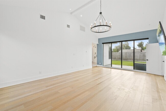 Building Photo - 2703 Tannehill Dr