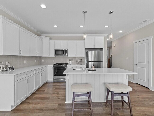 Building Photo - Lease OR Lease to Own