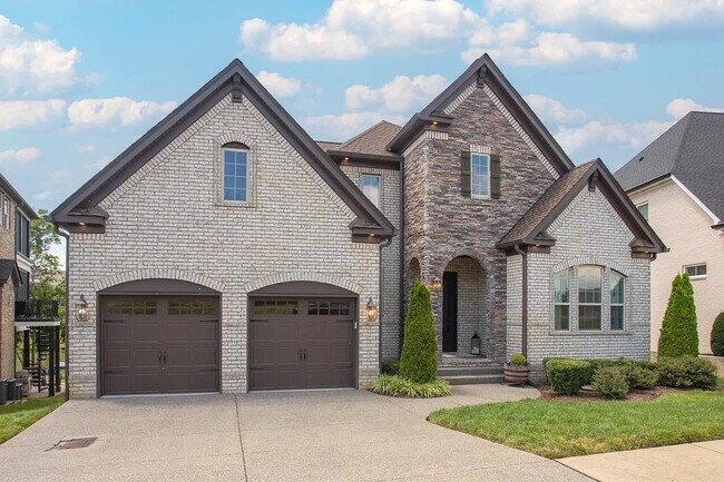 Building Photo - 2024 Albatross Way