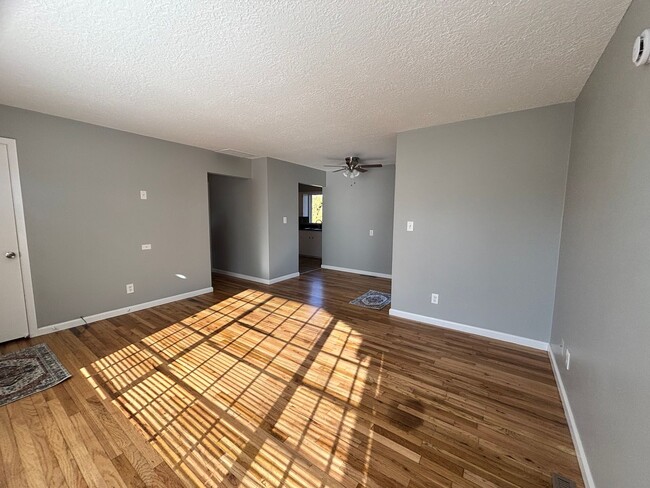 Building Photo - Newly Updated 3 Bedroom Home in SE Portland