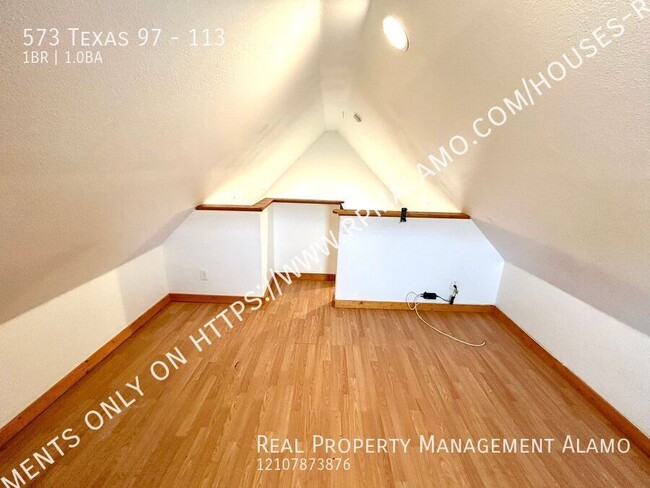 Building Photo - AVAILABLE NOW! 1 Bedroom / 1 Bath Lodge w/...