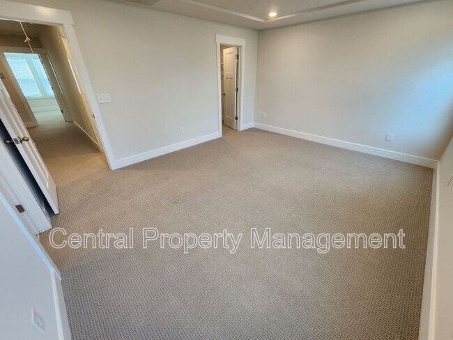 Building Photo - 112 Outback Dr