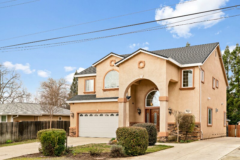 Building Photo - 8661 Elm Ave