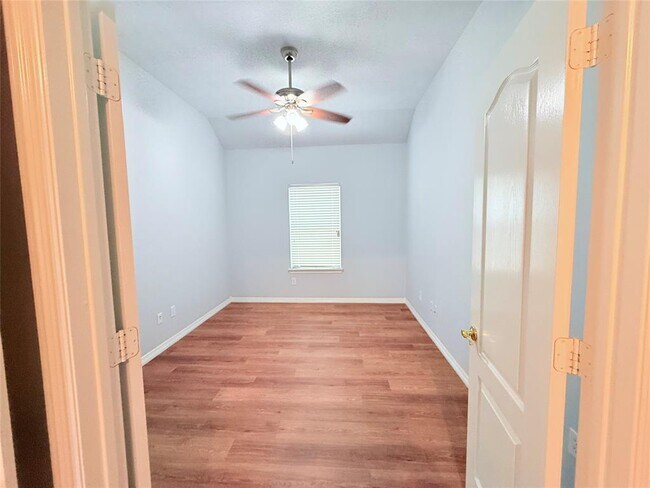 Building Photo - 2212 Highland Crossing Dr
