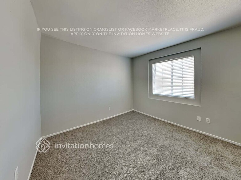 Building Photo - 7981 N Willow Pines Pl