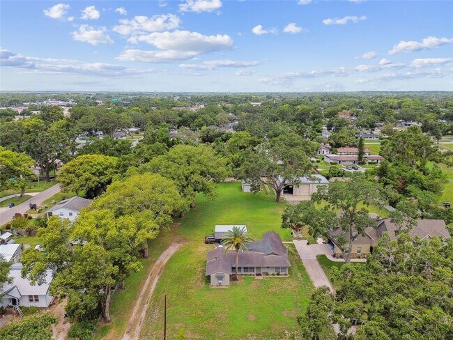 Building Photo - 206 N Montclair Ave