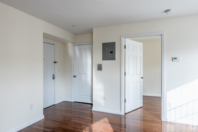 Interior Photo - 915 Dawson Street, LLC