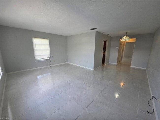 Building Photo - 24 Temple Ct