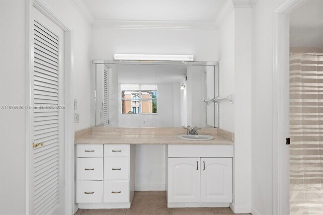 Building Photo - 625 Biltmore Way