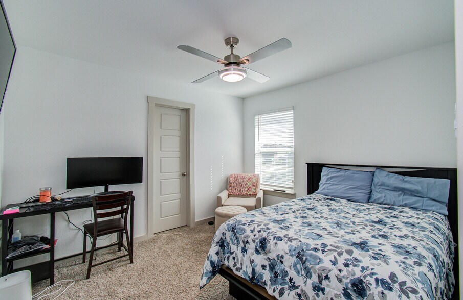 Guest Room 2 - 12806 Rainham Ln