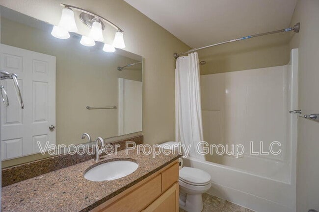 Building Photo - 2217 NE 94th Ct