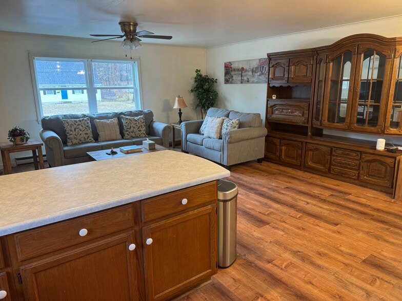 Building Photo - 657 Maine Ave