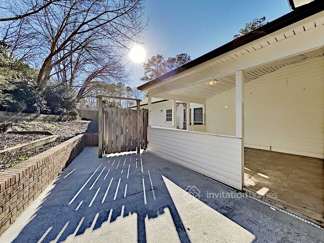 Building Photo - 5733 Tom Query Rd