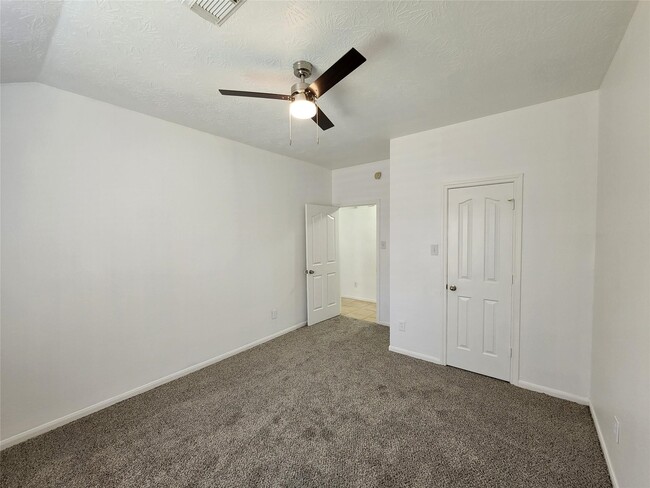 Building Photo - 2810 Autumn Springs Ln