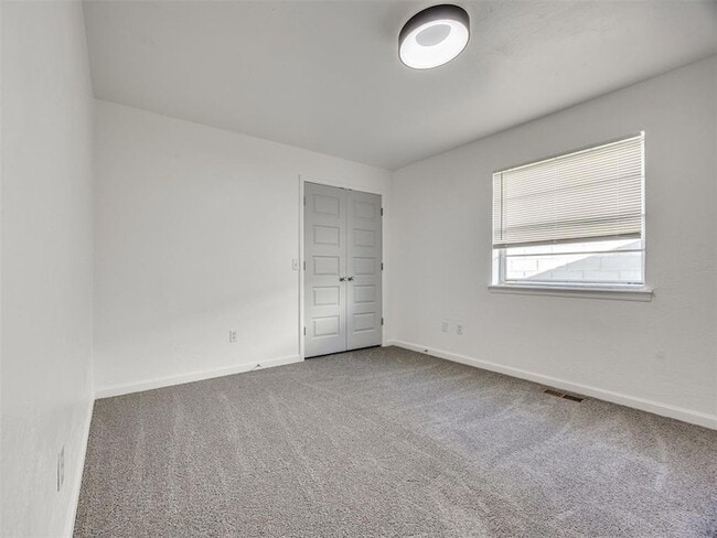Building Photo - 6312 Overcourt Manor