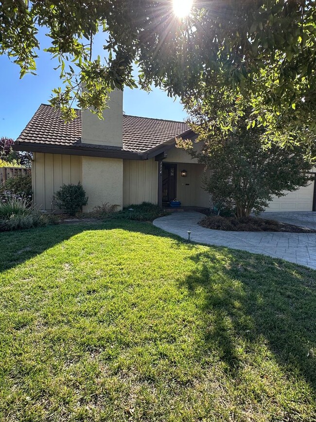 Building Photo - Almaden Home, great area, ready for move in!