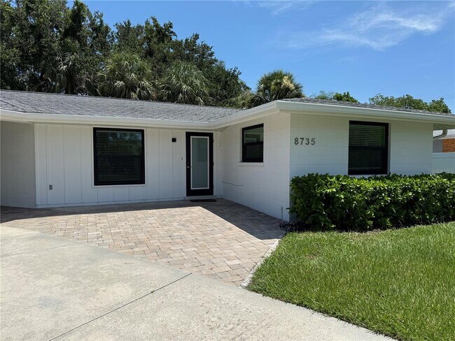 Building Photo - 8735 Dunmore Dr