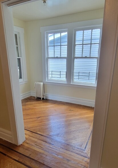 Building Photo - 82 Smith St