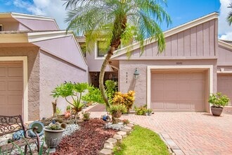 Building Photo - 6640 Thornhill Ct