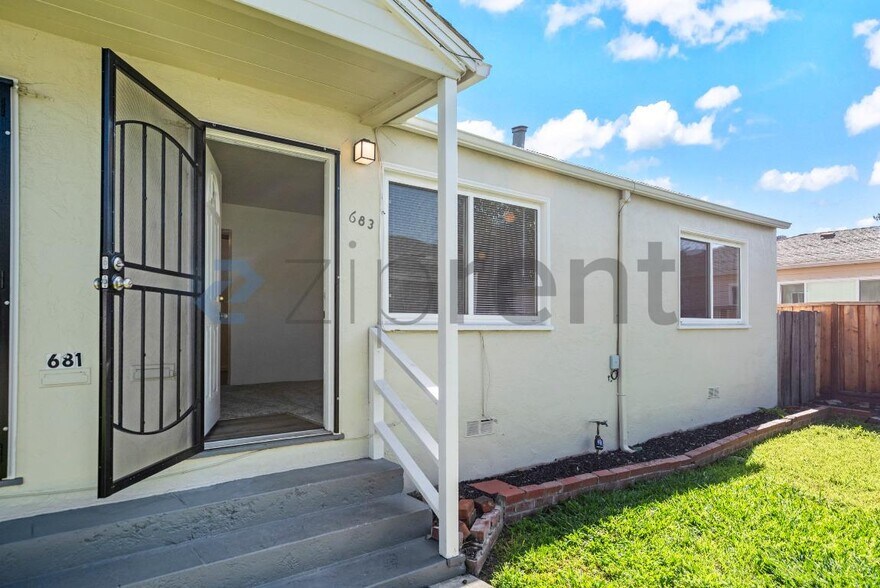 Building Photo - 683 Morva Ct