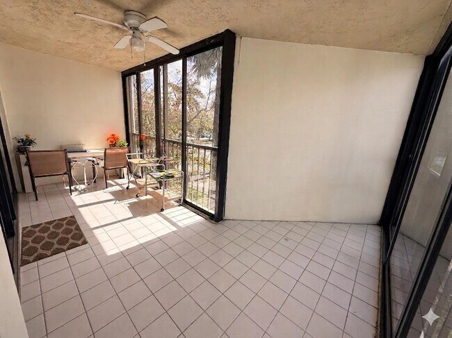 Building Photo - 16251 Golf Club Rd