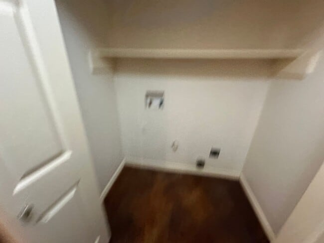 Building Photo - 206 Memory Ln