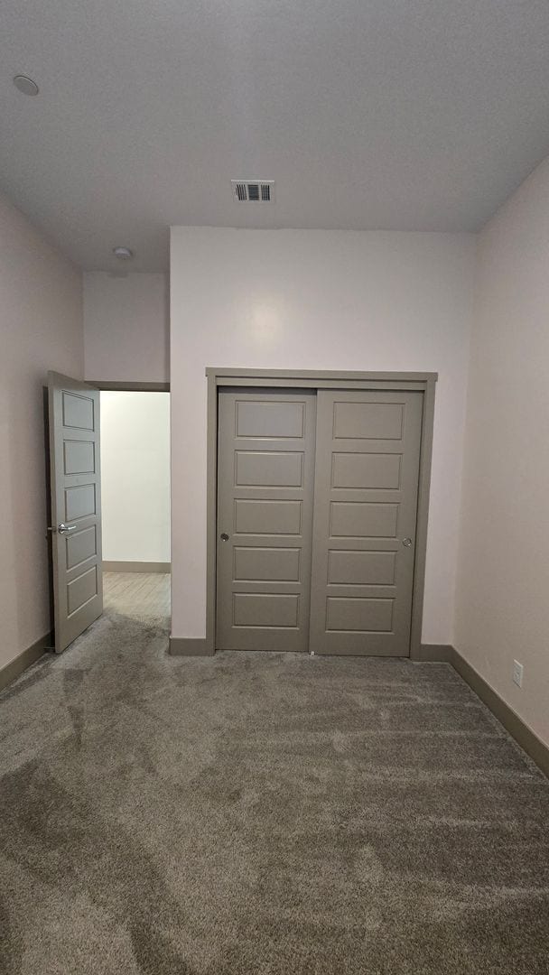 Building Photo - 9405 Parkwood Manor Dr