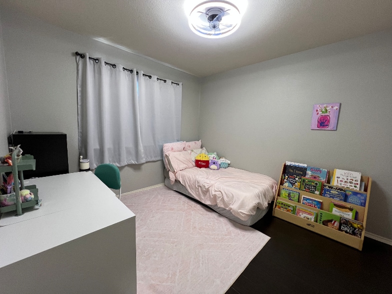 Building Photo - 6111 Wood Bayou