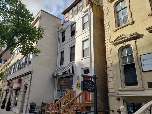 Primary Photo - 773 N Jefferson St