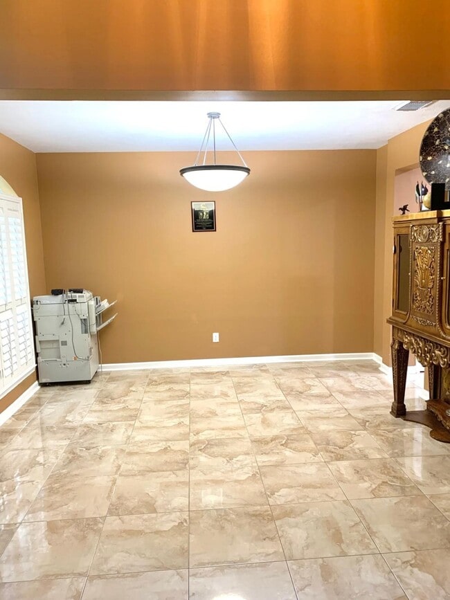 Building Photo - 16523 Terrace Hollow Ln