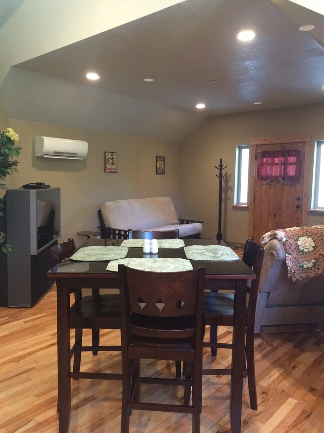 Building Photo - 2735 Emerald St