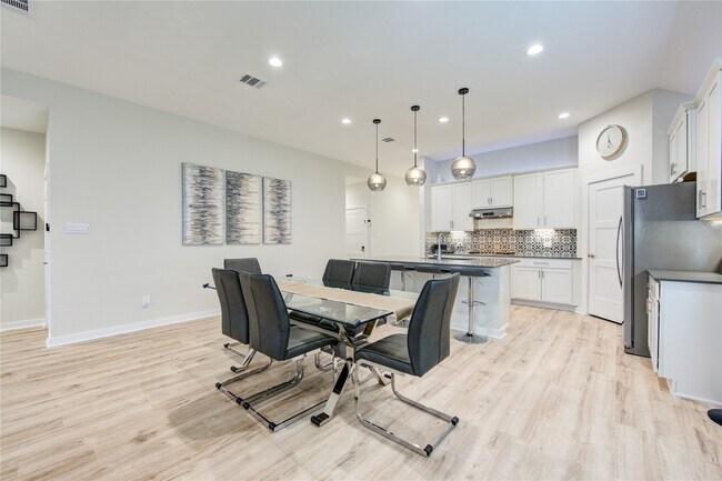 Building Photo - 22534 Petrizzi Ln