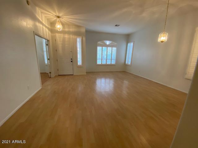 Building Photo - 5442 W Fairview St