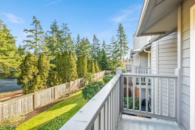 Building Photo - 2Bd/2.5Ba Bellevue Townhouse